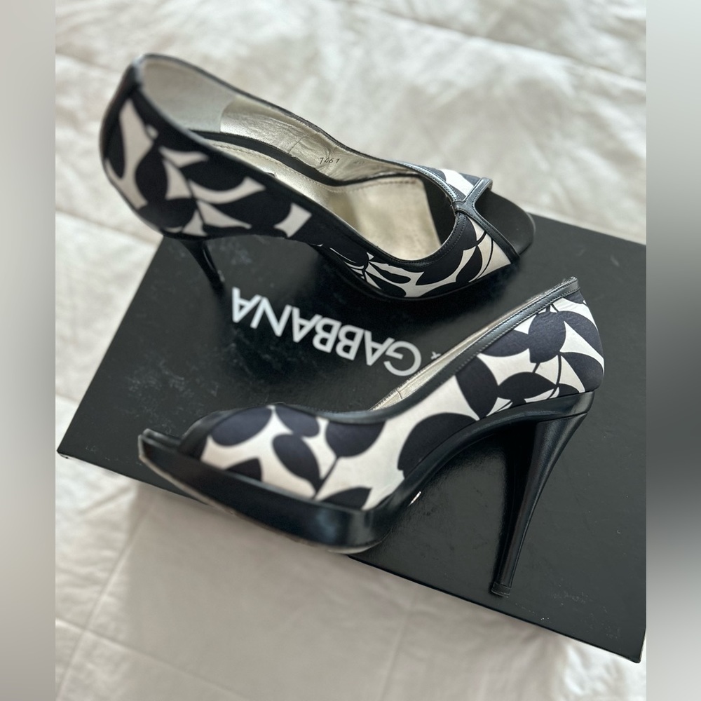 Size 9.5 Dolce & Gabbana Black and White Heels